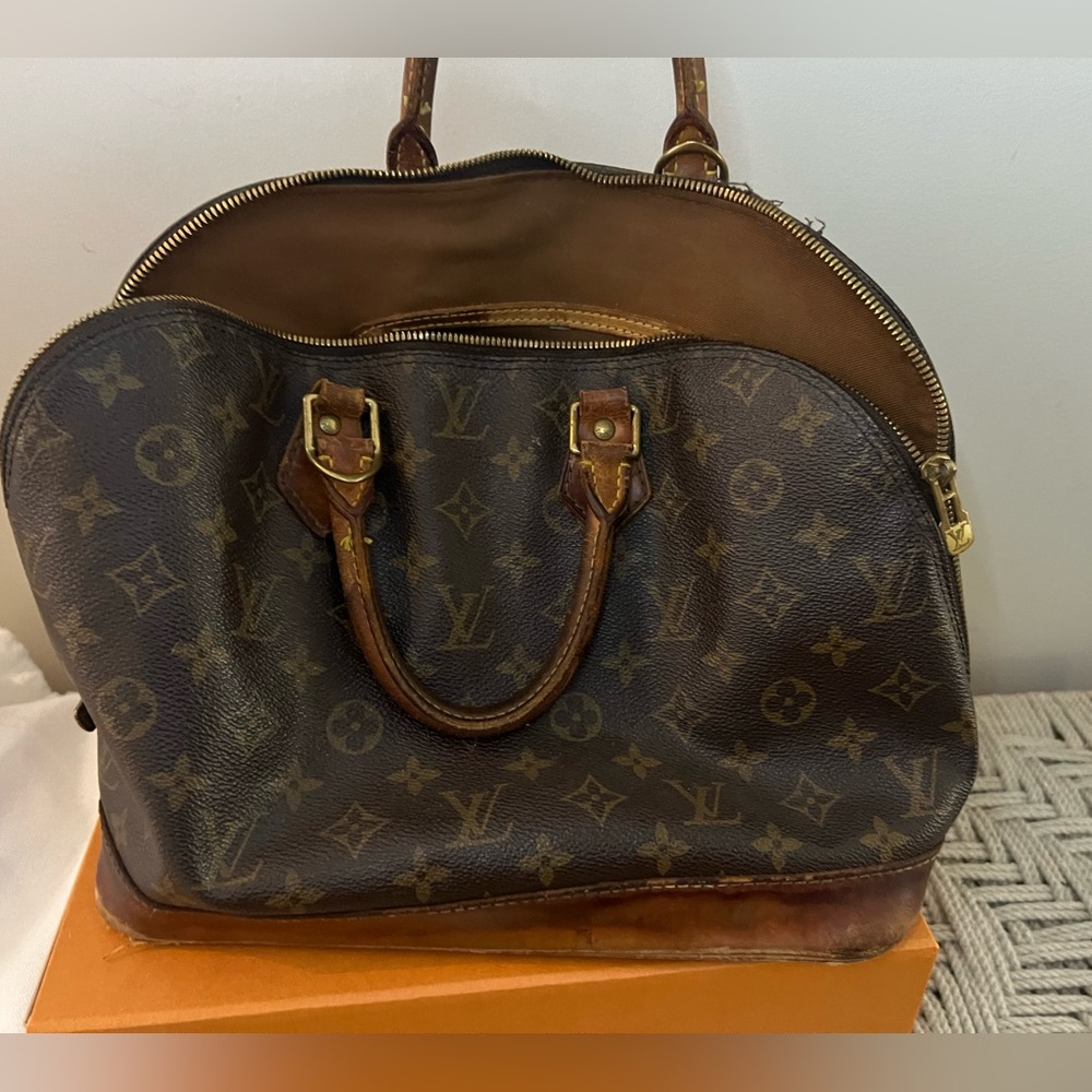 Vintage Louis Vuitton Alma PM